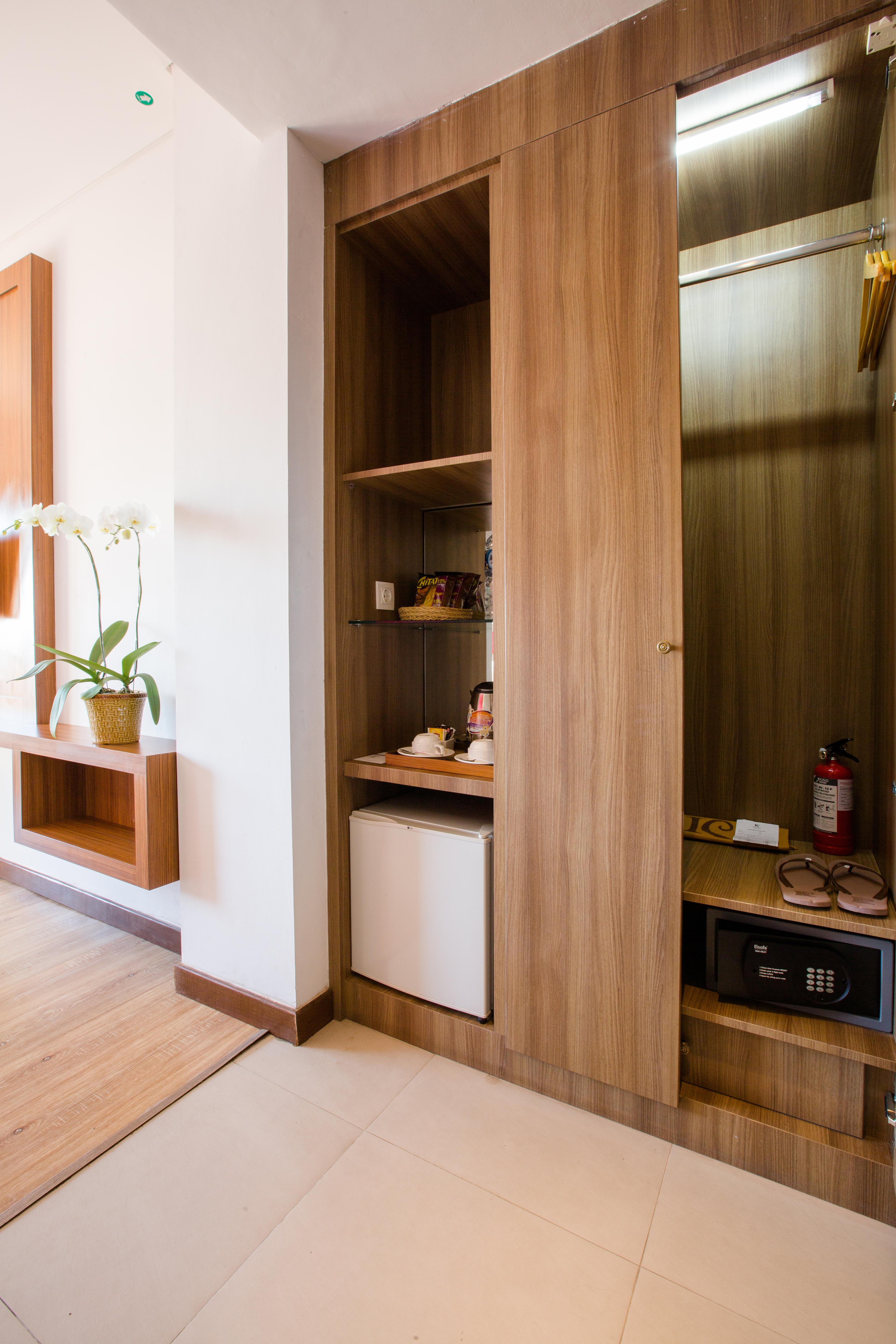 The Kirana Canggu Hotel Exterior photo
