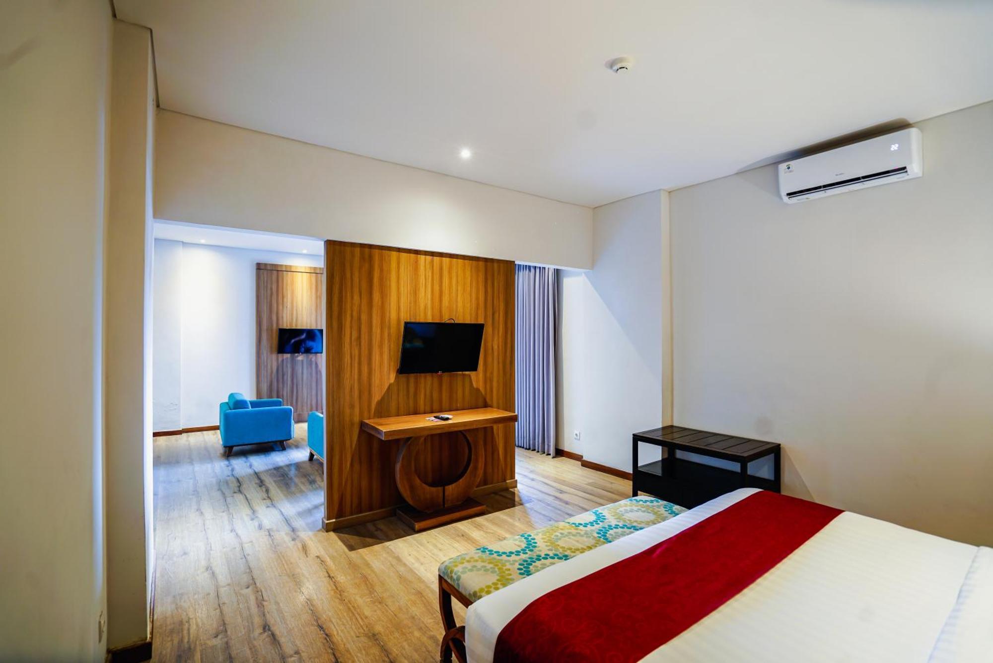 The Kirana Canggu Hotel Exterior photo