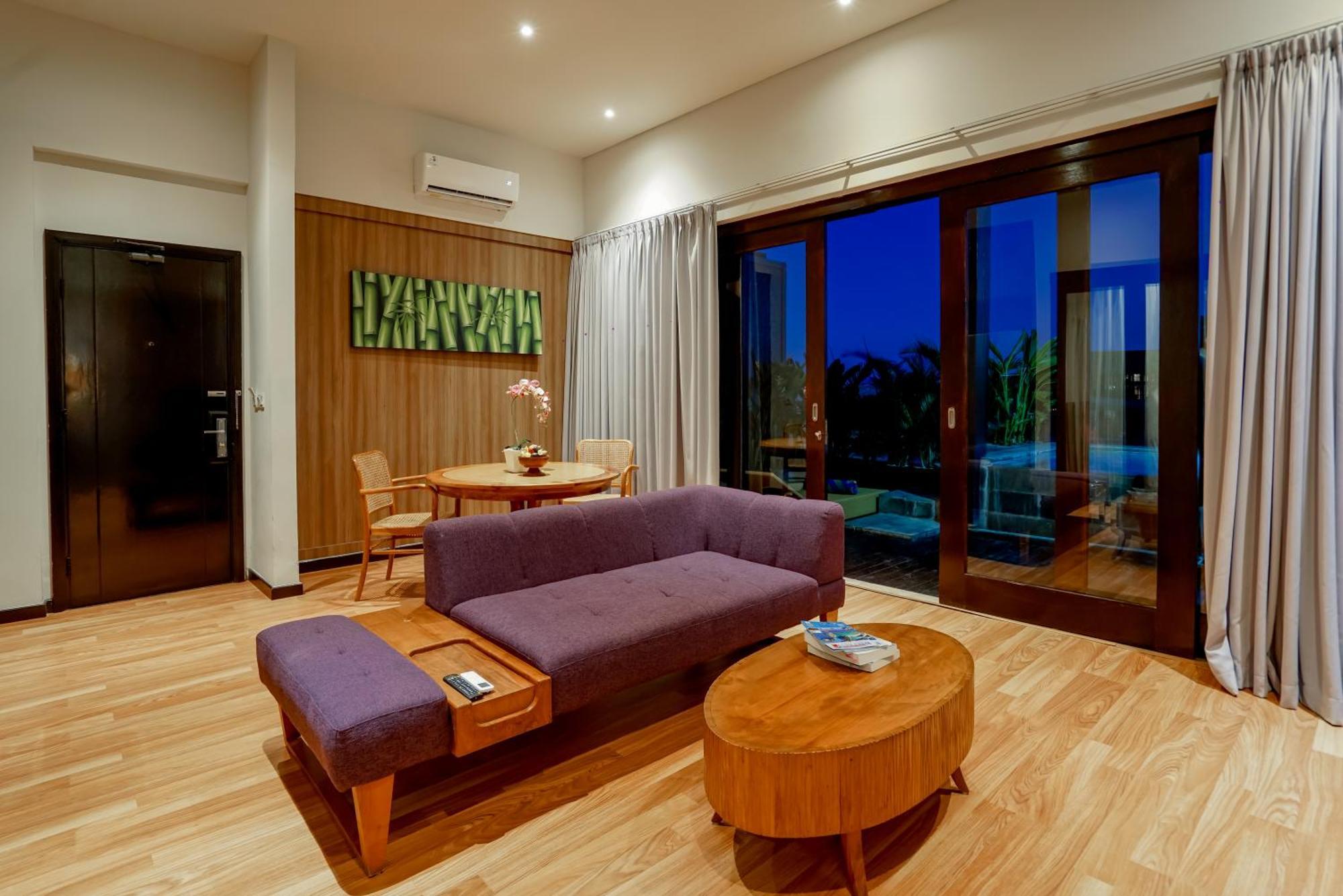 The Kirana Canggu Hotel Exterior photo