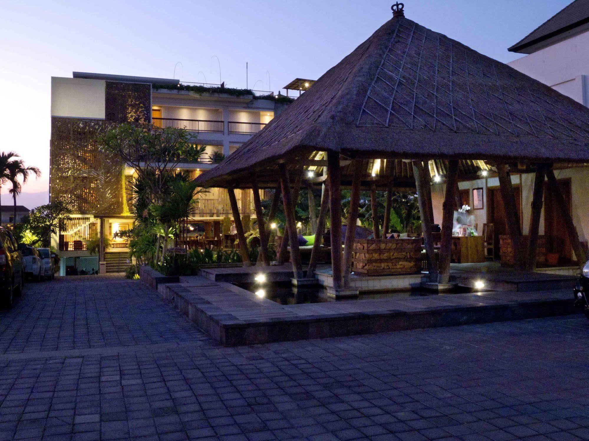 The Kirana Canggu Hotel Exterior photo